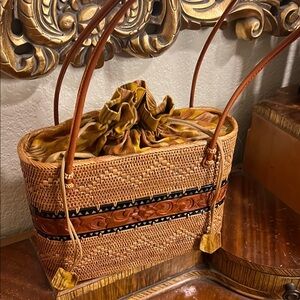 🔥Tan and Brown Structured Tote with Geometric Band SALE